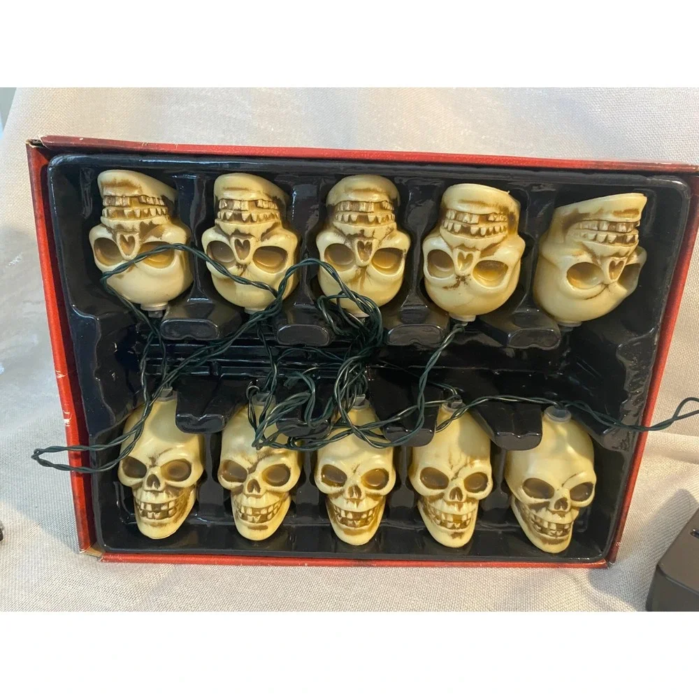 Musical Blinking Skull Halloween Lights‎ Collectible Decorative Gemmy